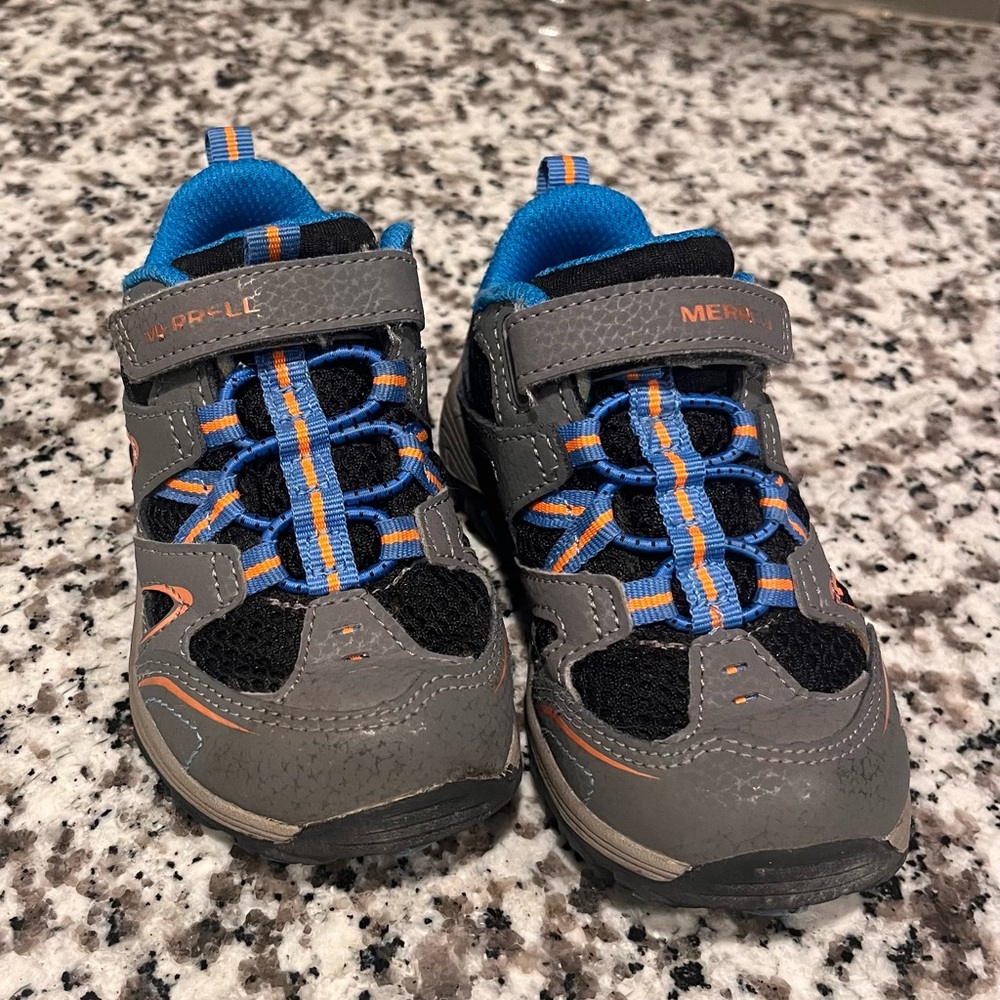 EUC Merrell Little Kid 8 Trail Chaser Hiking Sneaker